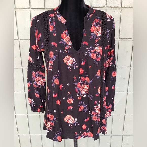 Belle Du Jour Tops - Belle Du Jour Black Floral Shirt